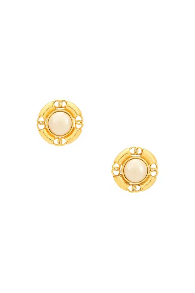 Pre-owned Chanel Coco Mark Pearl Clip-on Earrings In Gold