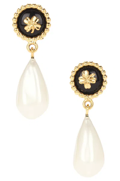 Pre-owned Chanel Coco Mark Pearl Clover Earrings In Gold
