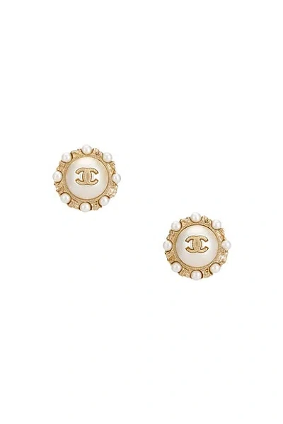 Pre-owned Chanel Coco Mark Pearl Earrings In Gold