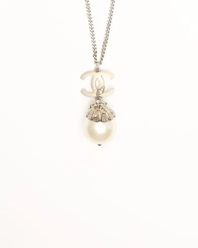 Pre-owned Chanel Coco Mark Pearl Shell And Rhinestone Necklace