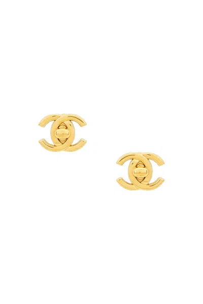 Pre-owned Chanel Coco Mark Turnlock Clip-on Earrings In Gold
