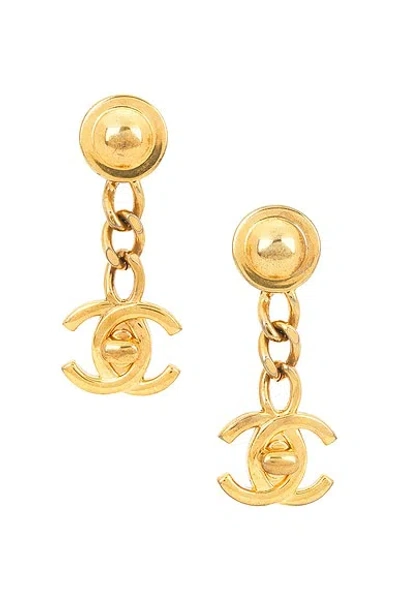 Pre-owned Chanel Coco Mark Turnlock Swing Earrings In Gold