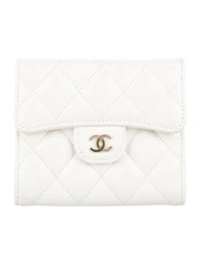 Pre-owned Chanel Compact Wallet In White