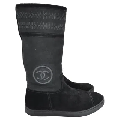 Pre-owned Chanel Contemporary Women's Mukluk Boots, Shearling Lined, Size 38 In Black