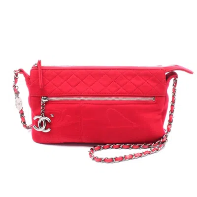 Pre-owned Chanel Cotton Shoulder Bag Red