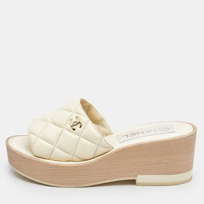 Pre-owned Chanel Cream Quilted Leather Cc Platform Sandals Size 37