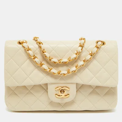 Pre-owned Chanel Cream Quilted Leather Small Classic Double Flap Bag