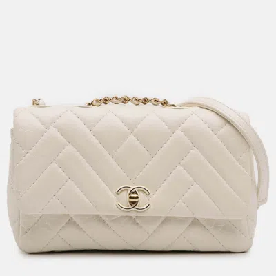 Pre-owned Chanel Cream Small Mix Quilted Aged Calfskin New Clutch Flap In White