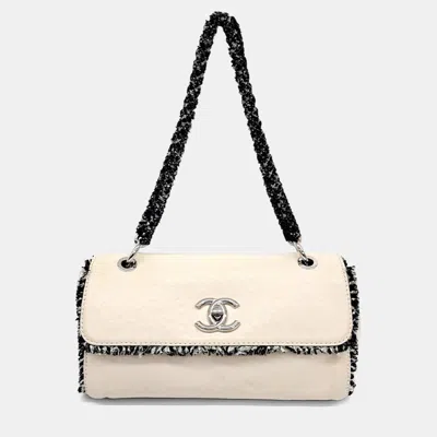 Pre-owned Chanel Cream Tweed Chain Shoulder Bag In White