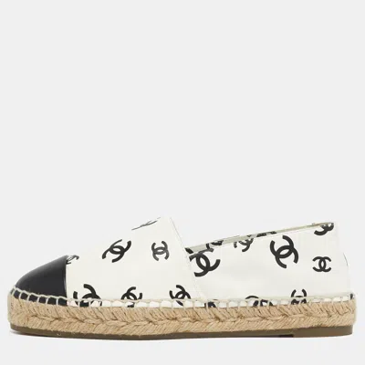 Pre-owned Chanel Cream/black Leather Cc Cap Toe Espadrille Flats Size 37 In White