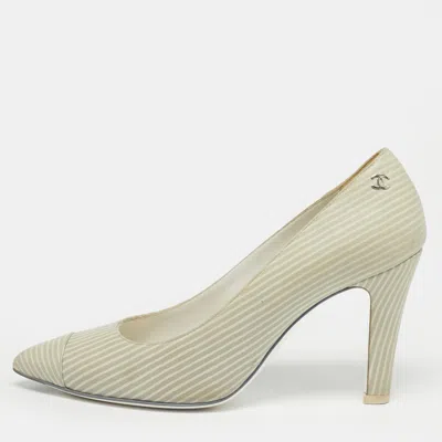 Pre-owned Chanel Cream/white Leather Cc Cap Toe Pumps Size 38.5