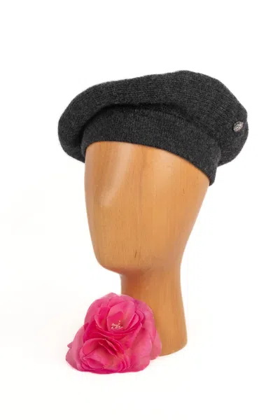 Pre-owned Chanel Dark-grey Cashmere Beret Hat, 2008 In Sand