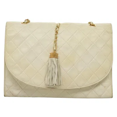 Pre-owned Chanel Demi Lune White Leather Shoulder Bag ()