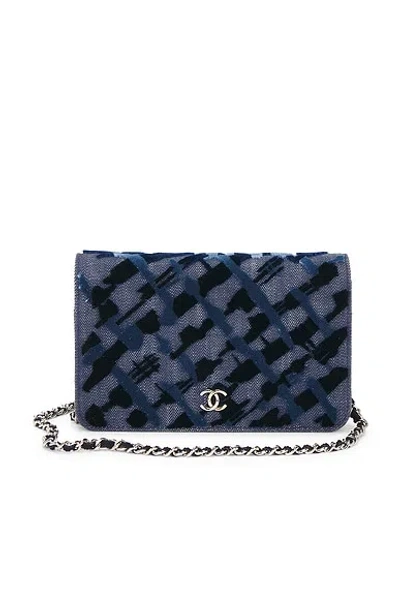 Pre-owned Chanel Denim & Velvet Classic Wallet On Chain In Blue