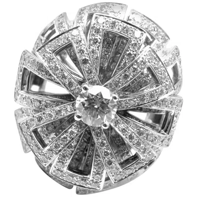 Pre-owned Chanel Diamond Large White Gold Flower Ring
