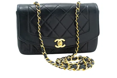 Pre-owned Chanel Diana Black Leather Shoulder Bag ()