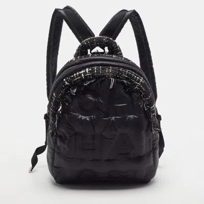 Pre-owned Chanel Doudoune Black Nylon And Tweed Backpack