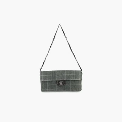 Pre-owned Chanel East West Chocolate Bar Shoulder Bag