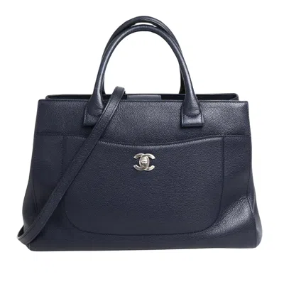 Pre-owned Chanel Executive Navy Leather Shoulder Bag ()