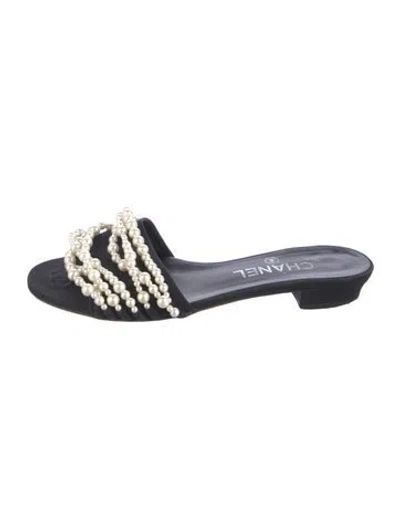 Pre-owned Chanel Faux Pearl Accents Canvas Slides In Black