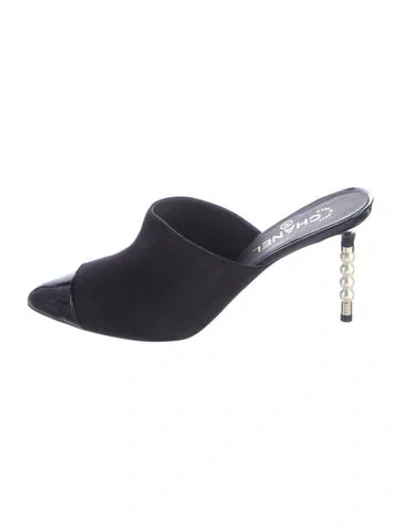 Pre-owned Chanel Faux Pearl Accents Suede Mules In Black