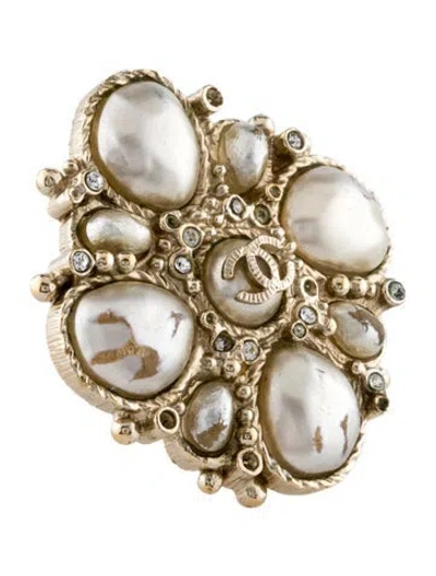 Pre-owned Chanel Faux Pearl & Strass Cc Cocktail Ring In White
