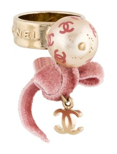 Pre-owned Chanel Faux Pearl & Velvet Cc Bow Cocktail Ring In Multi