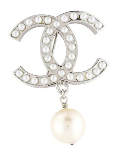 Pre-owned Chanel Faux Pearl Cc Brooch In Multi