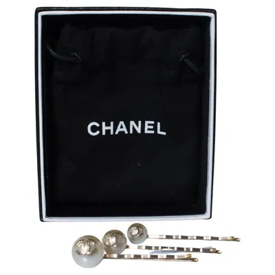 Pre-owned Chanel , Faux Pearl Cc Hair Clip Barrette Set Of 3 In Black