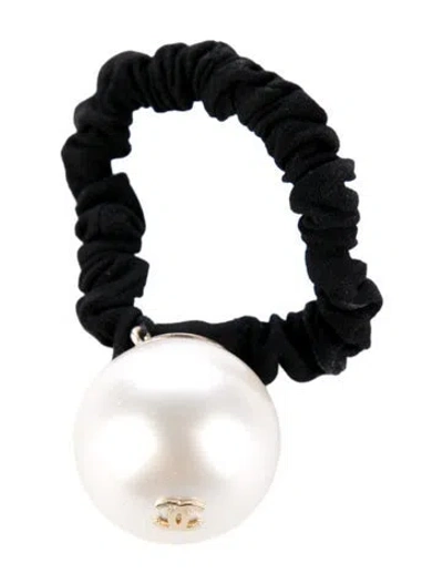 Pre-owned Chanel Faux Pearl Cc Hair Tie In Black