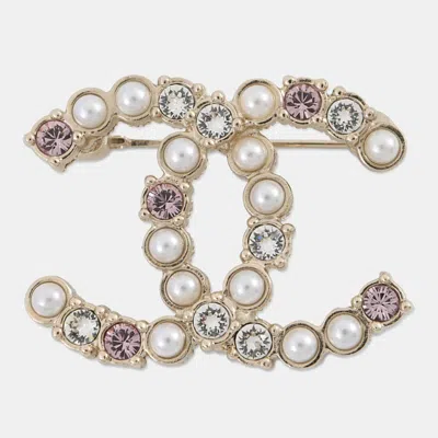 Pre-owned Chanel Faux Pearl Cc Logo Brooch White Metal Faux Pearl Rhinestone