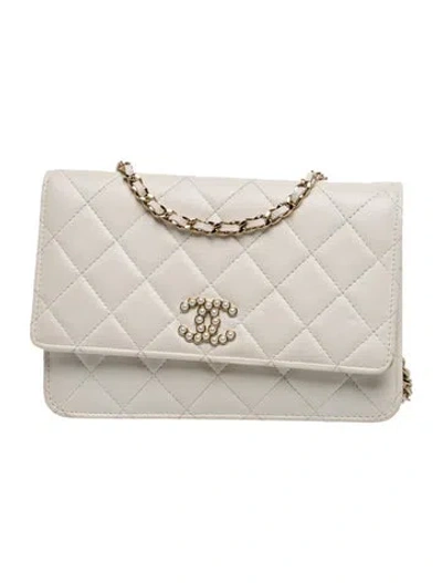 Pre-owned Chanel Faux Pearl Cc Wallet On Chain W/tags In White