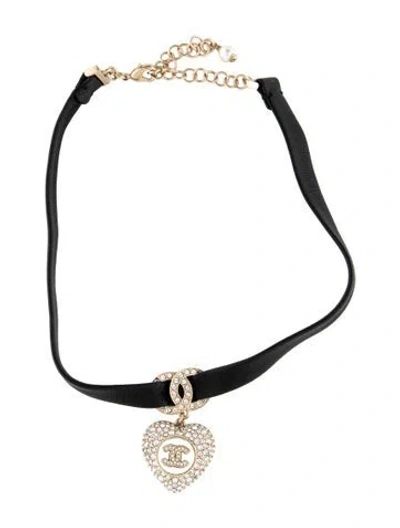 Pre-owned Chanel Faux Pearl, Strass & Leather Cc Heart Choker Necklace, 15", 15" In Black/clear/white