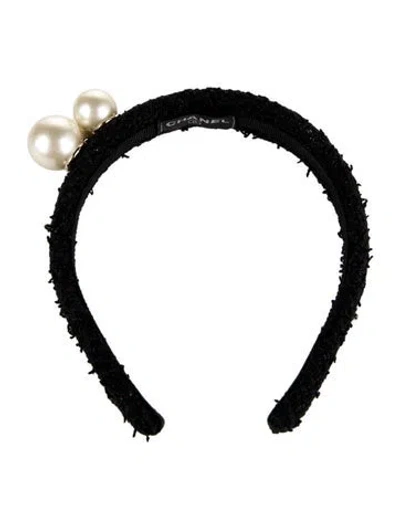 Pre-owned Chanel Faux Pearl-trimmed Tweed Headband In Black