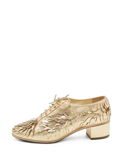 Pre-owned Chanel Feather-appliqué Cc Oxford Shoes In Gold