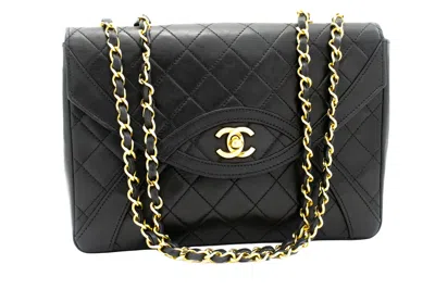 Pre-owned Chanel Flap Bag Black Leather Shoulder Bag ()