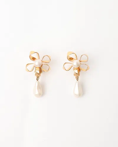 Pre-owned Chanel Flower Pearl Drop Clip-on Earrings In Gold