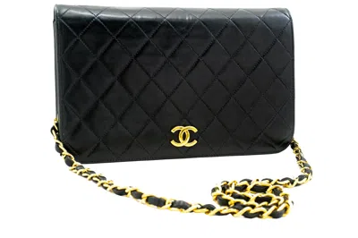 Pre-owned Chanel Full Flap Leather Shoulder Bag () In Black