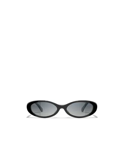 Chanel Full Frame Sunglasses In Black