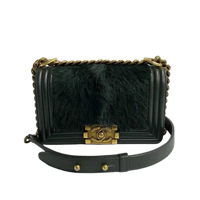 Pre-owned Chanel Fur Shoulder Bag () In Green