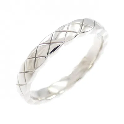 Pre-owned Chanel Gold (18k) Band Ring () In Silver