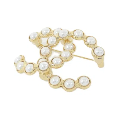 Pre-owned Chanel Gold Brooch () In Silver