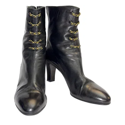 Pre-owned Chanel Gold Chain Hardware Leather Ankle Boots In Black