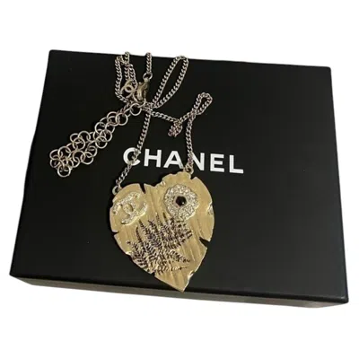 Pre-owned Chanel Gold Crystal Cc Heart Leaf Pendant In Multiple