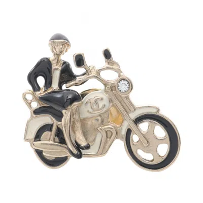 Pre-owned Chanel Gold Gold Plating Brooch () In Multi