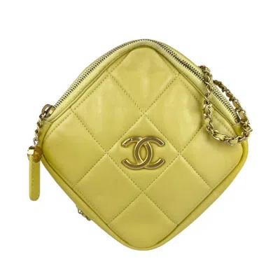 Pre-owned Chanel Gold Green Yellow Metal Leather Shoulder Bag ()