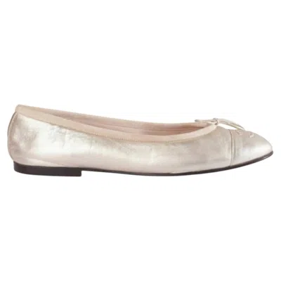 Pre-owned Chanel Gold Leather Cc Logo Ballet Flats - '00s