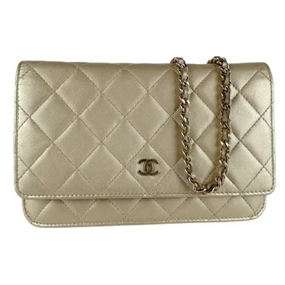 Pre-owned Chanel Gold Leather Shoulder Bag ()