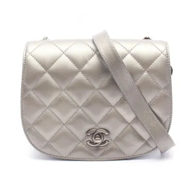 Pre-owned Chanel Gold Leather Shoulder Bag ()
