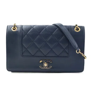 Pre-owned Chanel Gold Navy Leather Metal Shoulder Bag ()